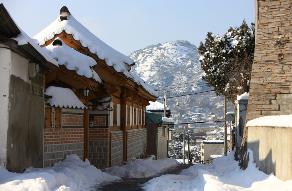 Bukchon Hanok Village (북촌한옥마을): A Guide to Seoul’s Historic Neighborhood image